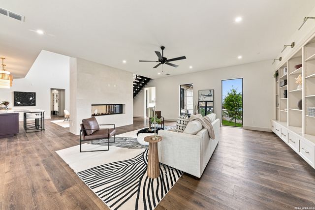 103 LAKEVIEW BLVD, New Braunfels, TX 78130