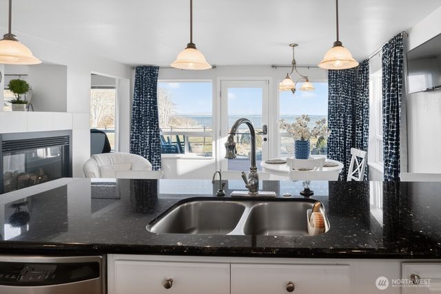 120 Sunrise Avenue SE, Ocean Shores, WA 98569