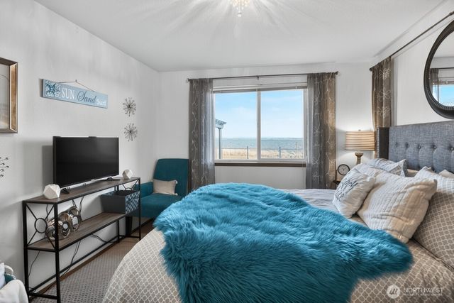 120 Sunrise Avenue SE, Ocean Shores, WA 98569