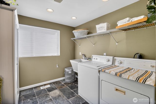 120 Sunrise Avenue SE, Ocean Shores, WA 98569