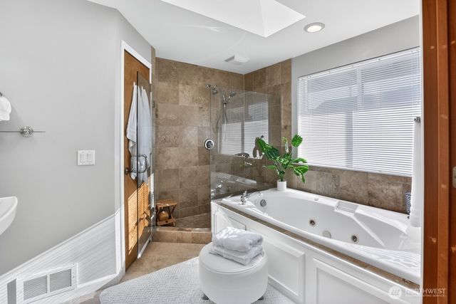 120 Sunrise Avenue SE, Ocean Shores, WA 98569