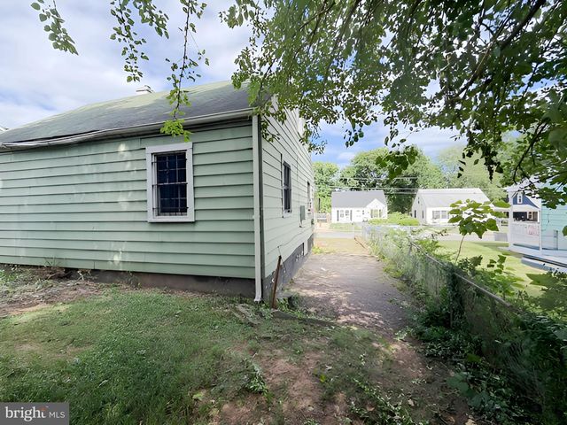 612 64TH AVE, Capitol Heights, MD 20743
