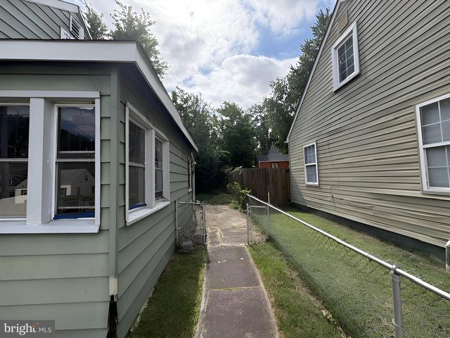 612 64TH AVE, Capitol Heights, MD 20743