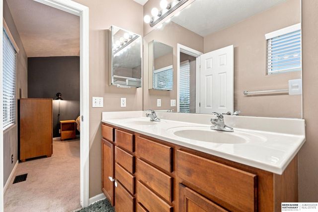 5302 S 188th Street, Omaha, NE 68135