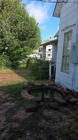 313 N Pearl Street, Trenton, TX 75490