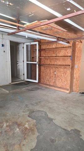 313 N Pearl Street, Trenton, TX 75490