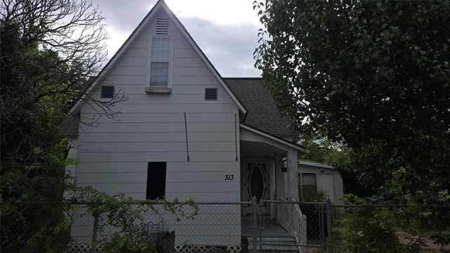 313 N Pearl Street, Trenton, TX 75490