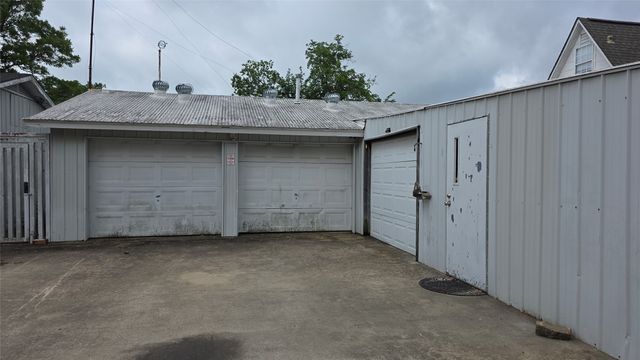 313 N Pearl Street, Trenton, TX 75490