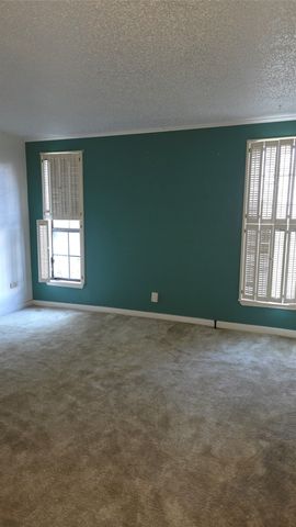 313 N Pearl Street, Trenton, TX 75490