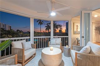 400 Park Shore DR 304, Naples, FL 34103