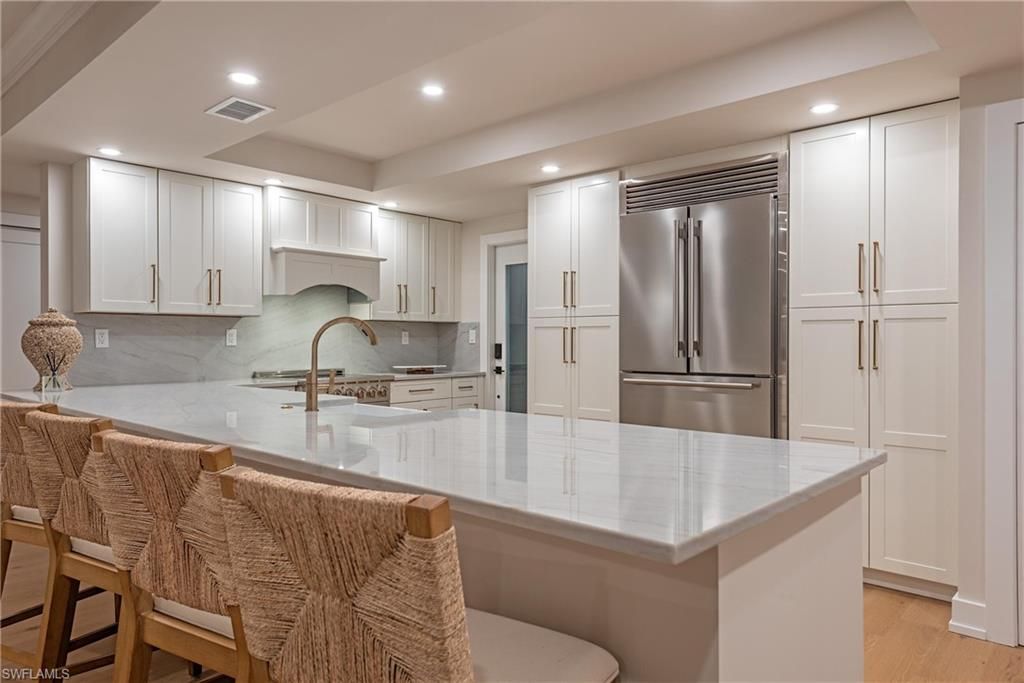 400 Park Shore DR 304, NAPLES, FL 34103 — photo 4