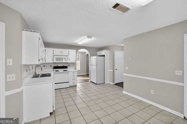 3112 Victoria Place Drive, Loganville, GA 30052