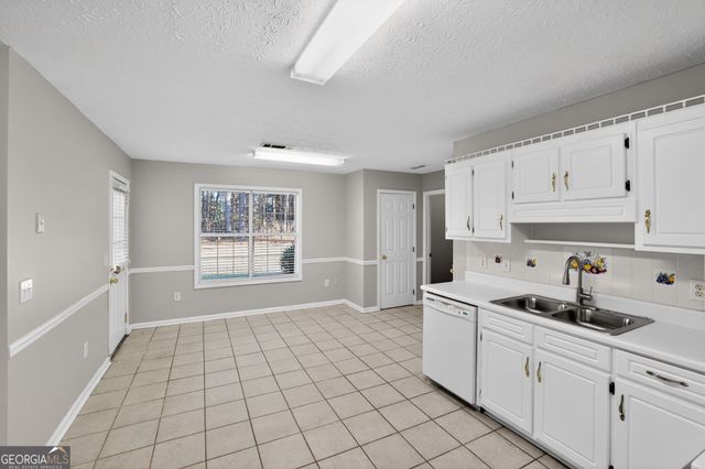 3112 Victoria Place Drive, Loganville, GA 30052