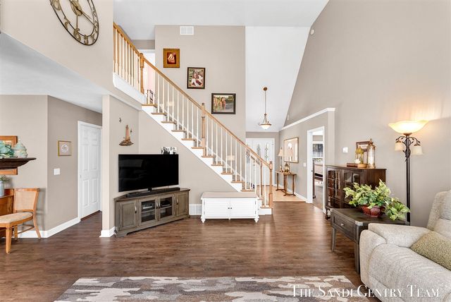16703 Rich Street, Grand Haven, MI 49417