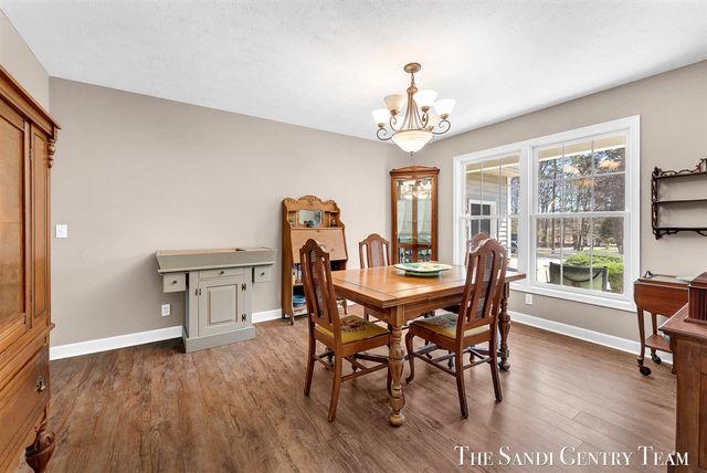 16703 Rich Street, Grand Haven, MI 49417