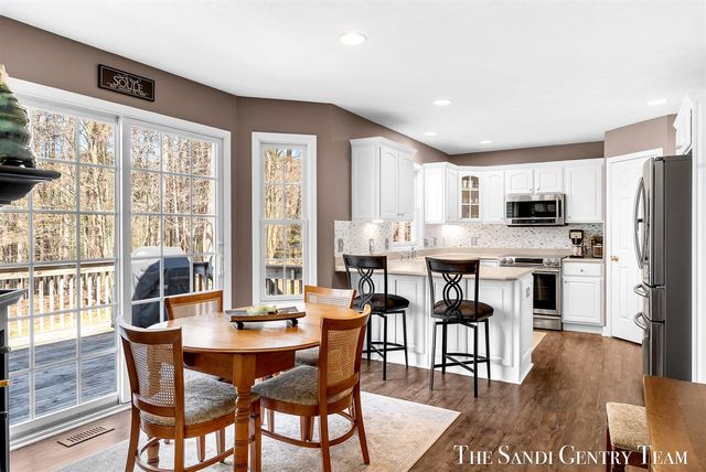 16703 Rich Street, Grand Haven, MI 49417