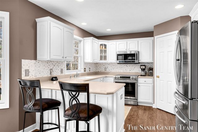 16703 Rich Street, Grand Haven, MI 49417
