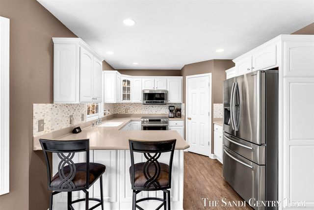 16703 Rich Street, Grand Haven, MI 49417