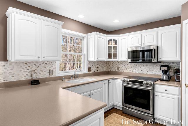 16703 Rich Street, Grand Haven, MI 49417