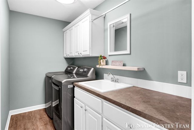 16703 Rich Street, Grand Haven, MI 49417