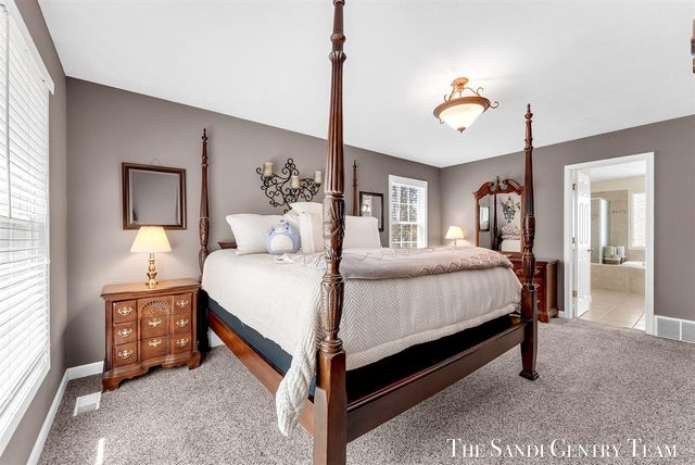 16703 Rich Street, Grand Haven, MI 49417