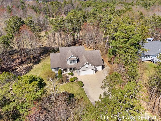 16703 Rich Street, Grand Haven, MI 49417