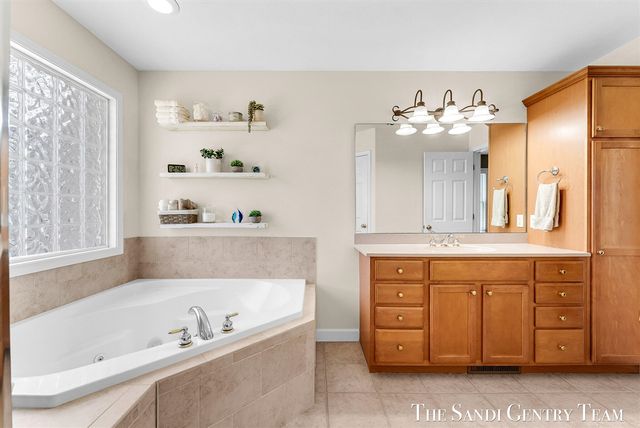 16703 Rich Street, Grand Haven, MI 49417