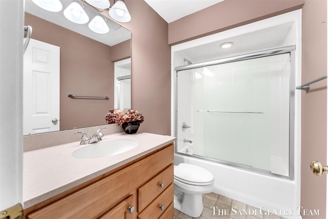 16703 Rich Street, Grand Haven, MI 49417