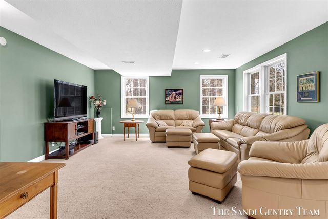 16703 Rich Street, Grand Haven, MI 49417