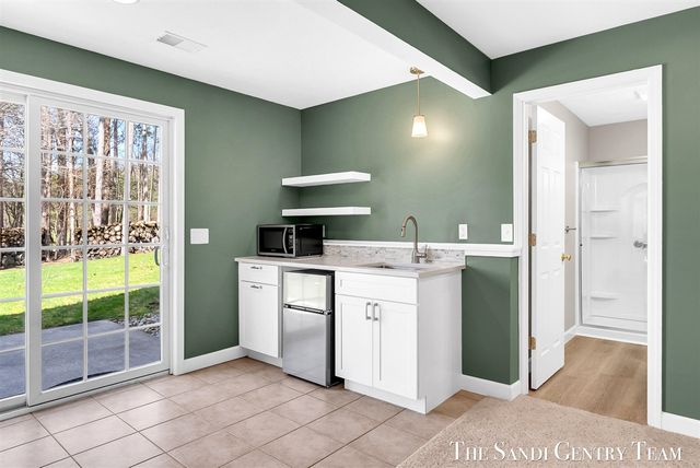 16703 Rich Street, Grand Haven, MI 49417