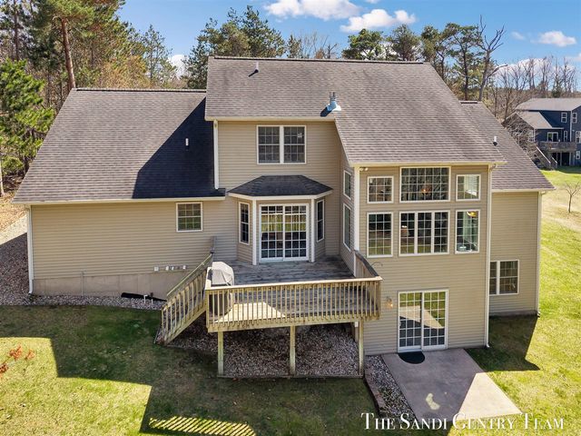 16703 Rich Street, Grand Haven, MI 49417