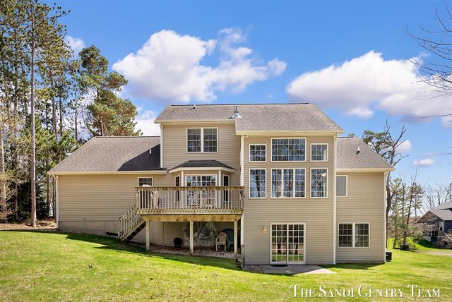 16703 Rich Street, Grand Haven, MI 49417