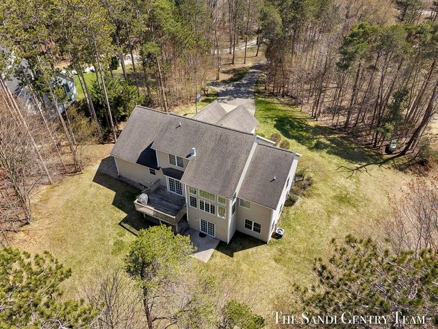 16703 Rich Street, Grand Haven, MI 49417
