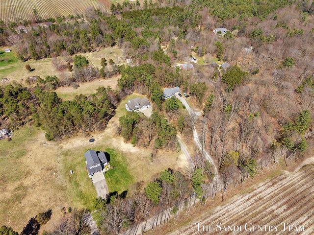 16703 Rich Street, Grand Haven, MI 49417