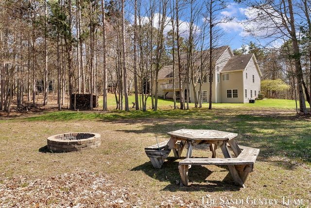 16703 Rich Street, Grand Haven, MI 49417