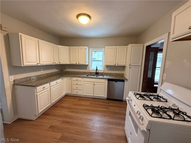 10201 Robinson Avenue, Garfield Heights, OH 44125