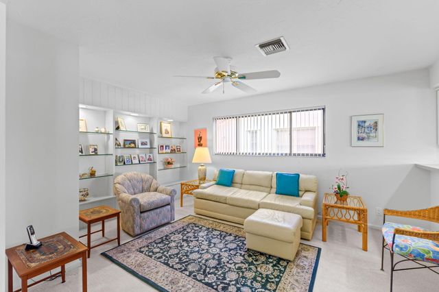 2330 SW 23rd Cranbrook Drive, Boynton Beach, FL 33436