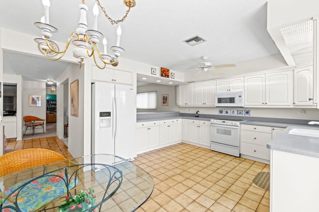 2330 SW 23rd Cranbrook Drive, Boynton Beach, FL 33436