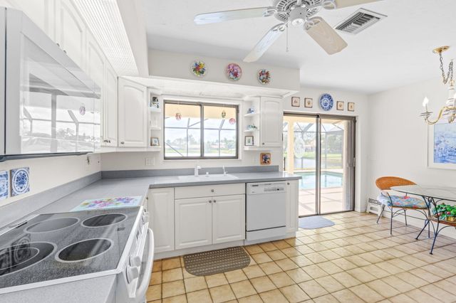 2330 SW 23rd Cranbrook Drive, Boynton Beach, FL 33436