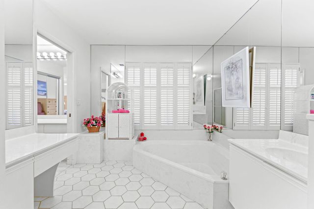 2330 SW 23rd Cranbrook Drive, Boynton Beach, FL 33436