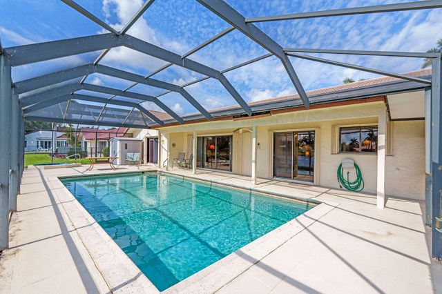 2330 SW 23rd Cranbrook Drive, Boynton Beach, FL 33436