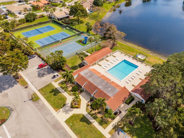 2330 SW 23rd Cranbrook Drive, Boynton Beach, FL 33436