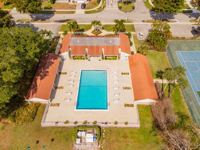 2330 SW 23rd Cranbrook Drive, Boynton Beach, FL 33436