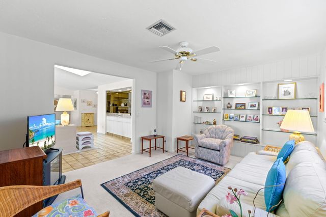 2330 SW 23rd Cranbrook Drive, Boynton Beach, FL 33436