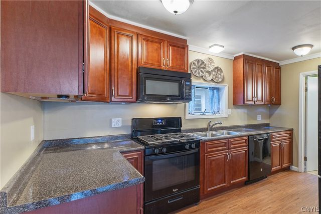110 Earl Avenue, Salina, NY 13211