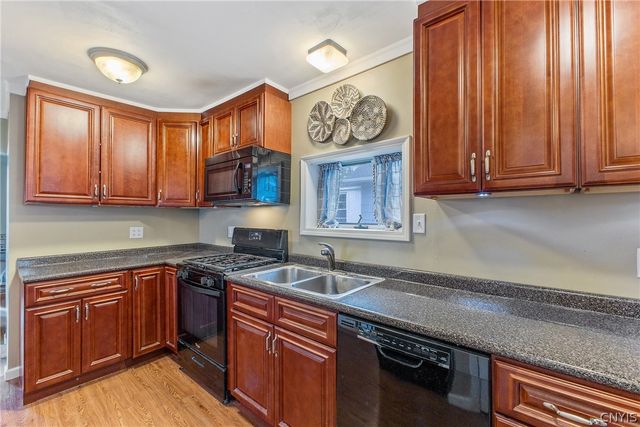 110 Earl Avenue, Salina, NY 13211
