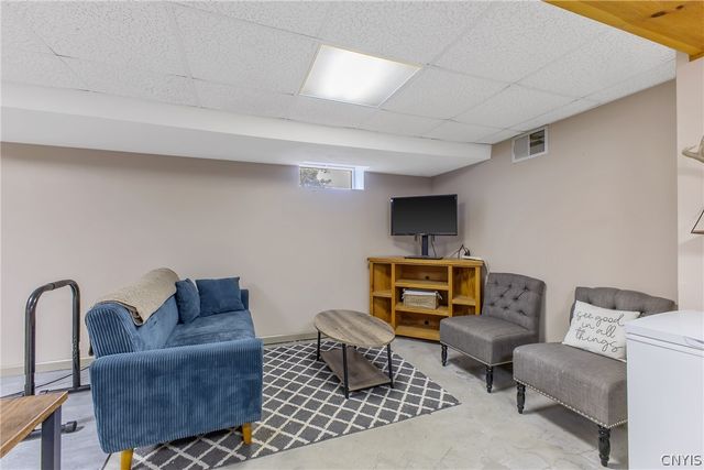 110 Earl Avenue, Salina, NY 13211