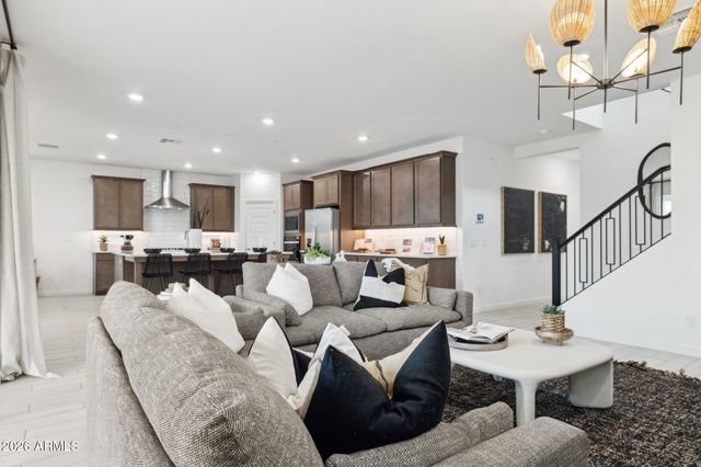 6805 W SPUR Drive, Peoria, AZ 85383