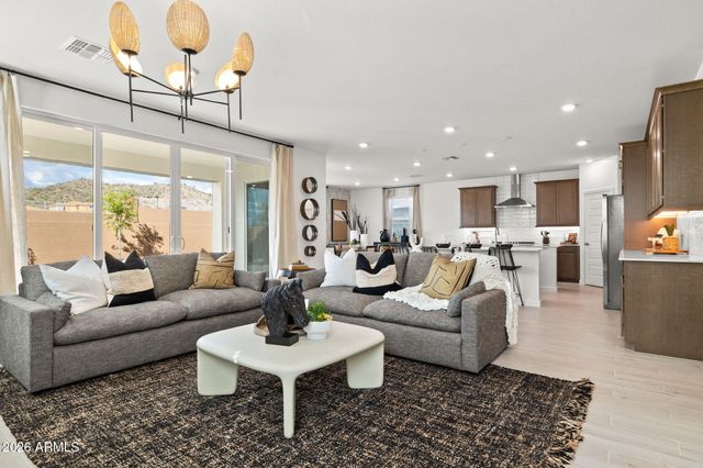 6805 W SPUR Drive, Peoria, AZ 85383