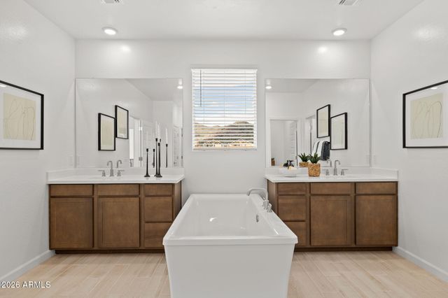 6805 W SPUR Drive, Peoria, AZ 85383